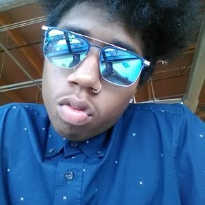 Meet your Posher, Demont